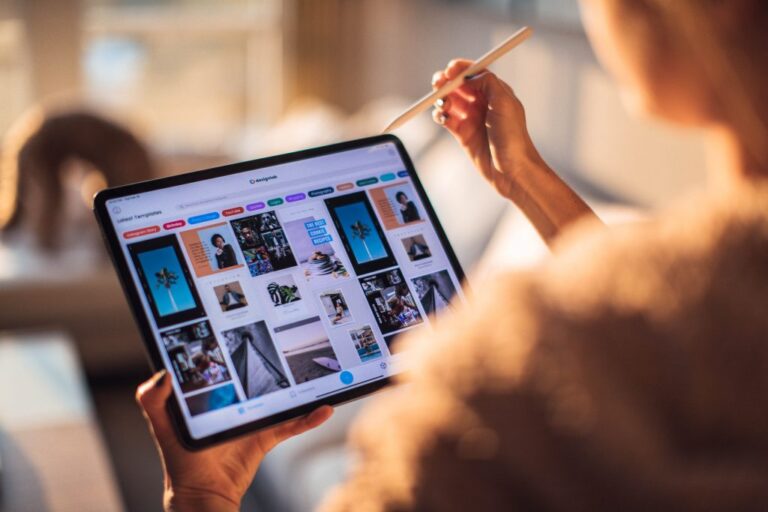 Los 8 beneficios de la publicidad en las redes sociales ({año_actual})